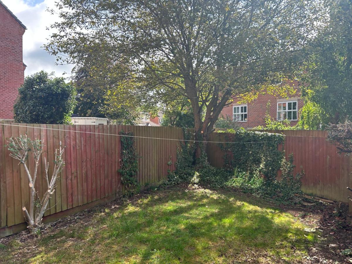 The Town House, Whole House Suitable For Contractors And Families Market Harborough Bagian luar foto